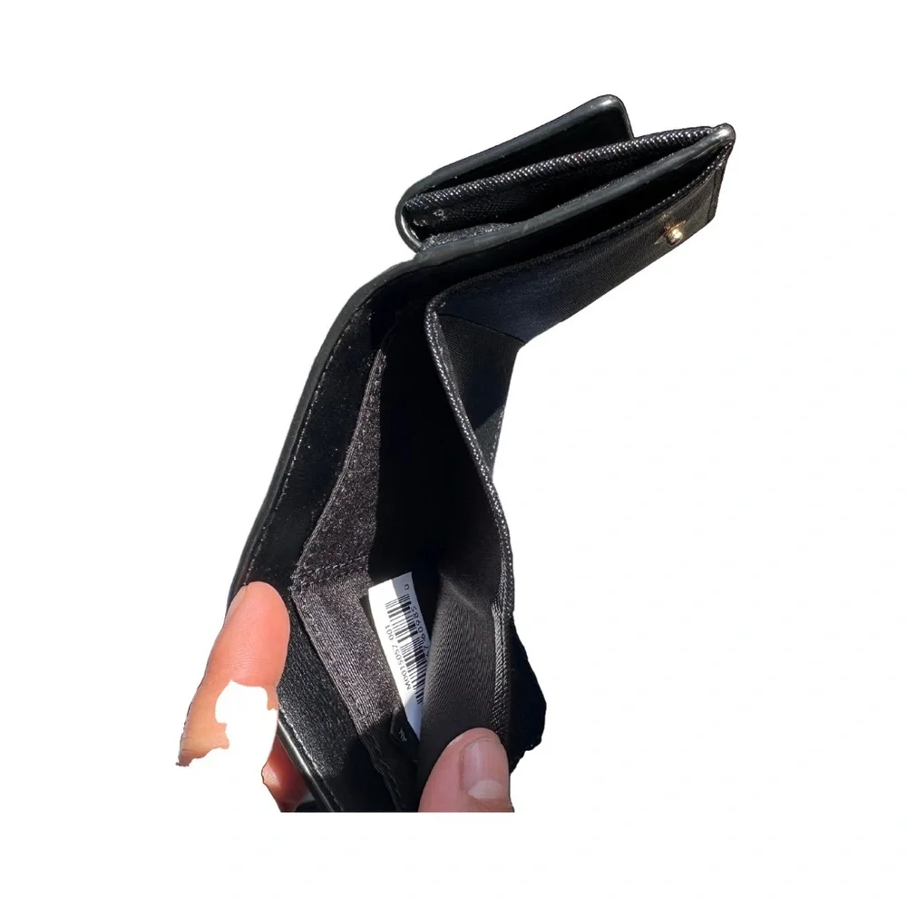 Marc Jacobs trifold wallet - Picture 2 of 5